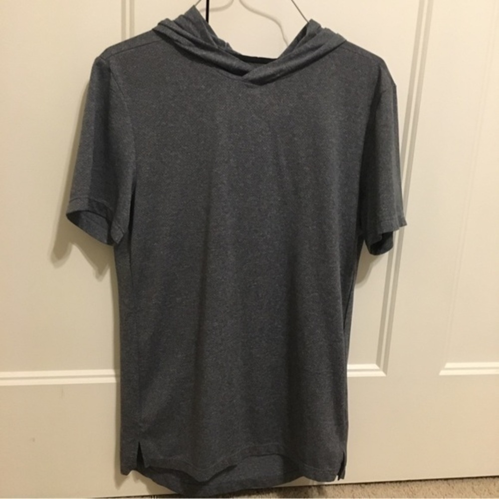 Apana men’s size small navy hooded short sleeve shirt